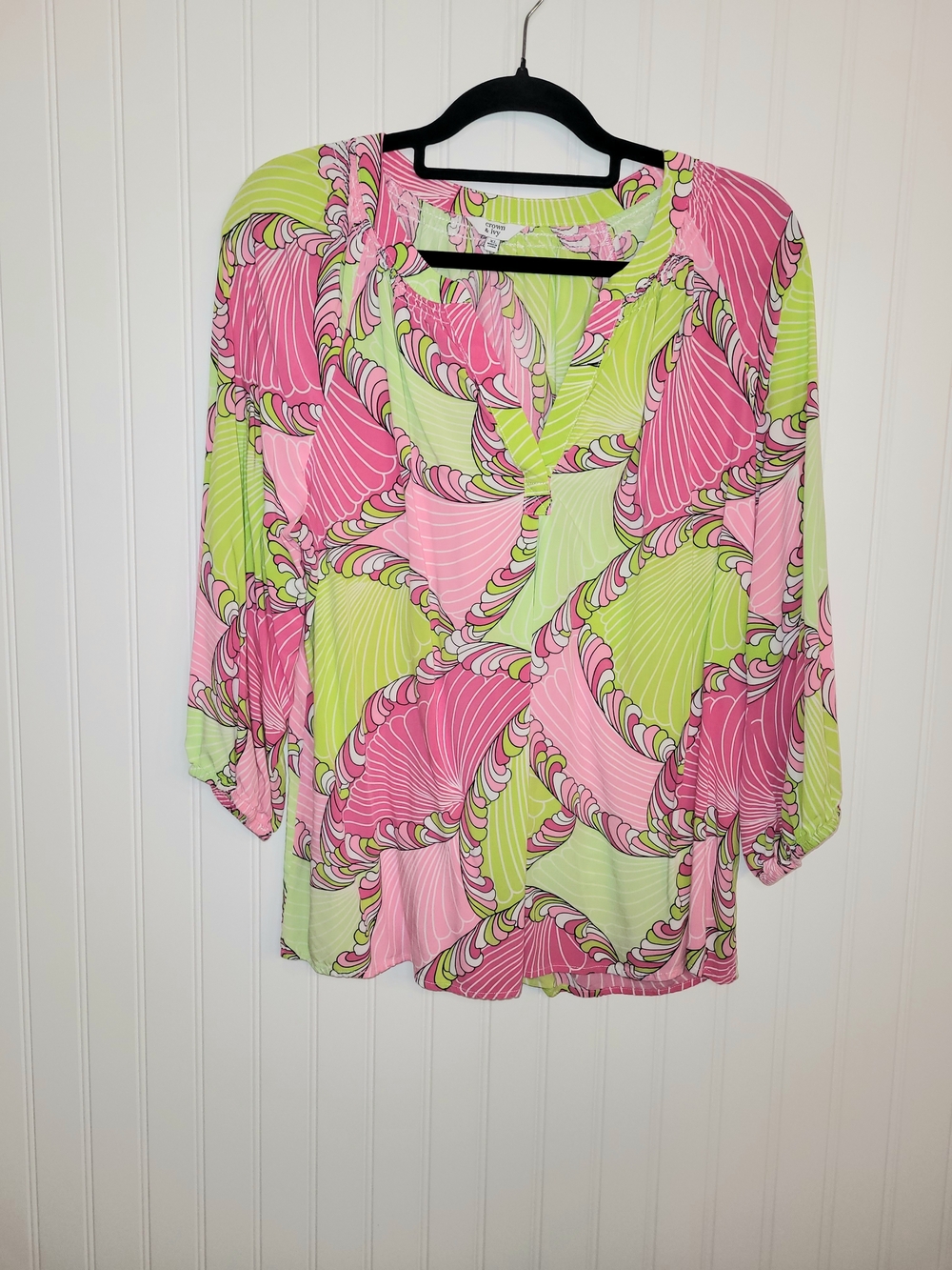 Crown & Ivy Pink Lime Swirl Top Size XL